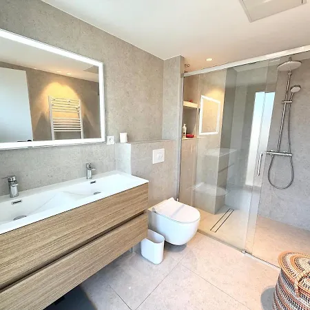 3 Suites, Croisette Next Palais Festivals & Lejlighed Cannes