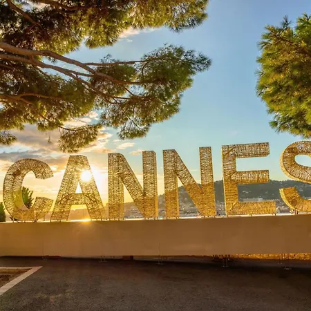 3br, 3 Bathrooms, Terrace, Near Croisette & Palais Des Festivals Apartment Cannes